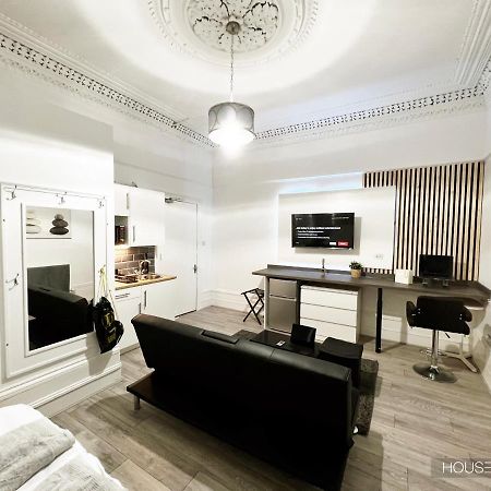 Erin Court Mansion - Rm 11 Hotel Кройдон Екстериор снимка